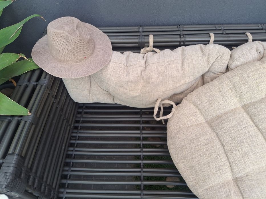Conjunto jardim sofá e mesa