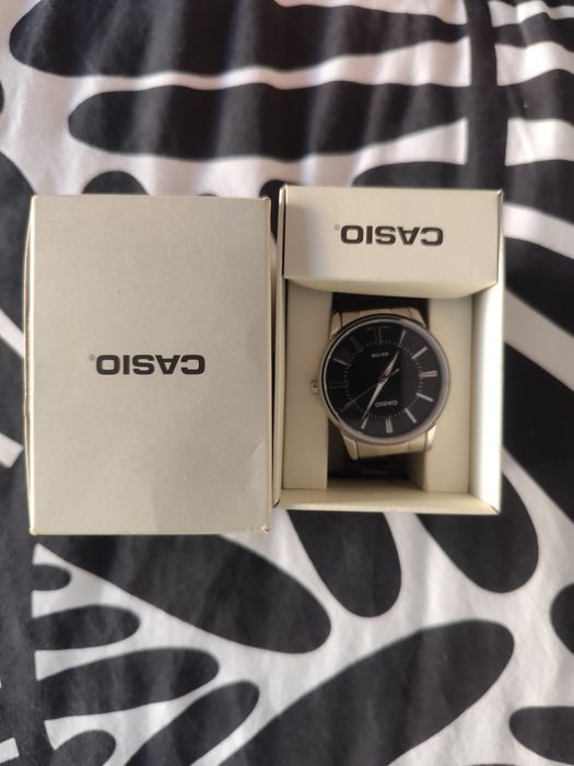 CASIO relógio prateado novo negociável