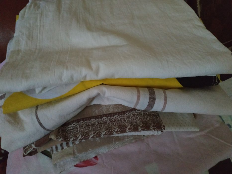 Покрывало по 100 грн. единица бу, вживане и по 200 грн