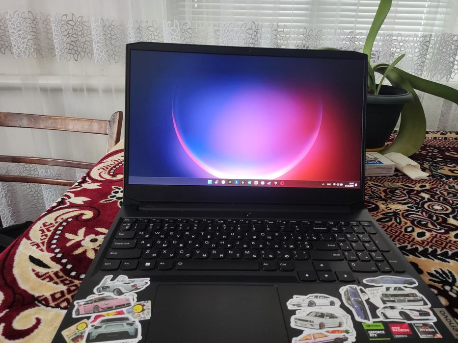 Ігровий ноутбук Lenovo