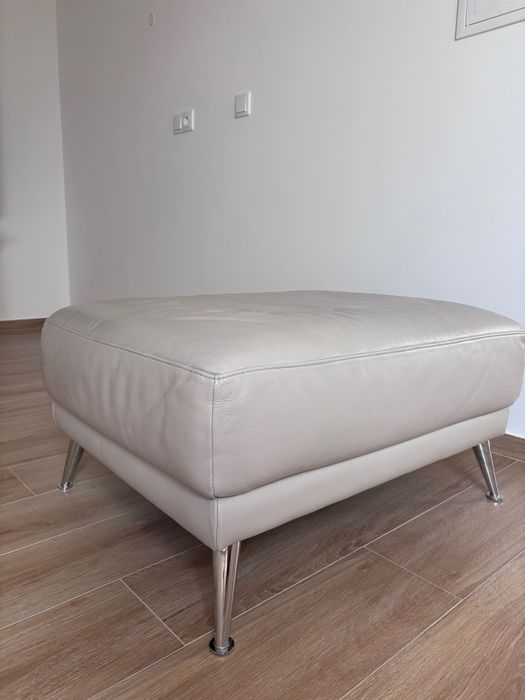 Sofá 3 lugares + Puff cinza claro Divani & Divani