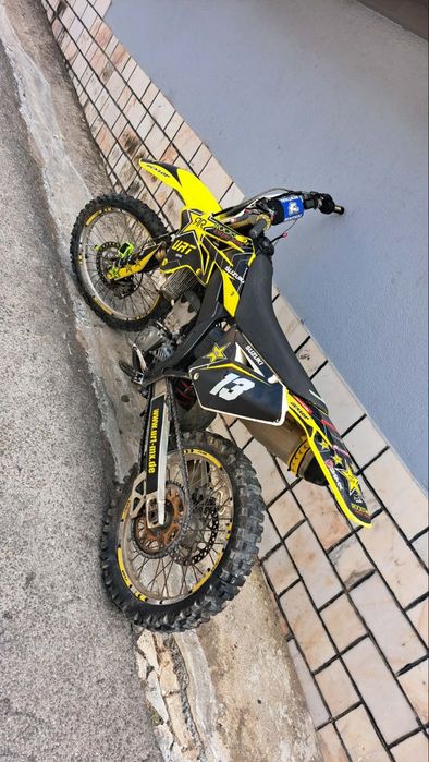 Suzuki 250 4 tempos