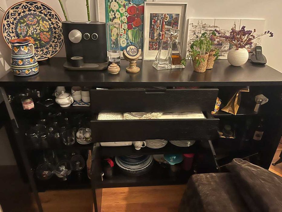 Aparador em Carvalho Francês Preto — Madeira Maciça 180 cm (usado)