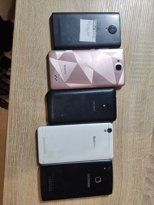 Телефони на запчастини