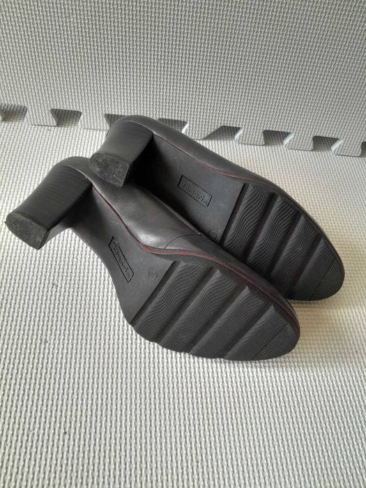 eleganckie damskie czółenka Tamaris rozmiar 38