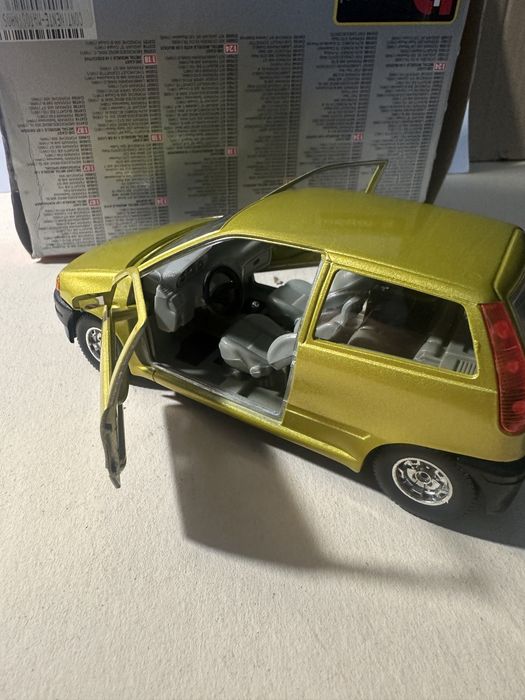 Fiat punto escala 1:24