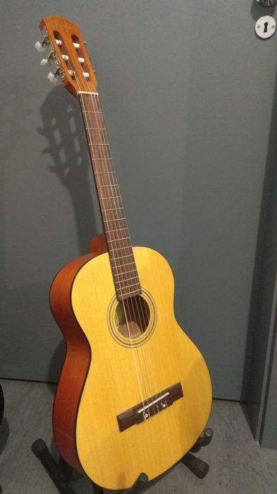 Guitarra FENDER + pequena