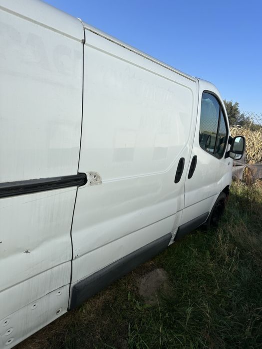 Drzwi boczne przesuwne trafic vivaro primastar