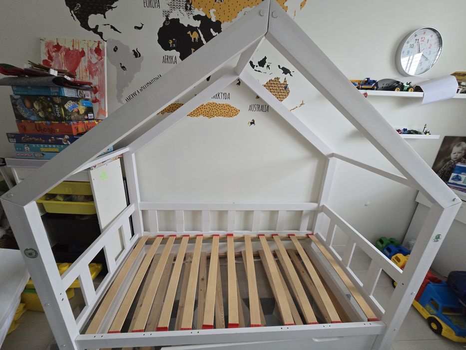 Łóżko dziecięce domek