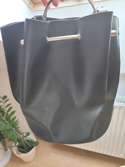 Torebka czarna, Reserved