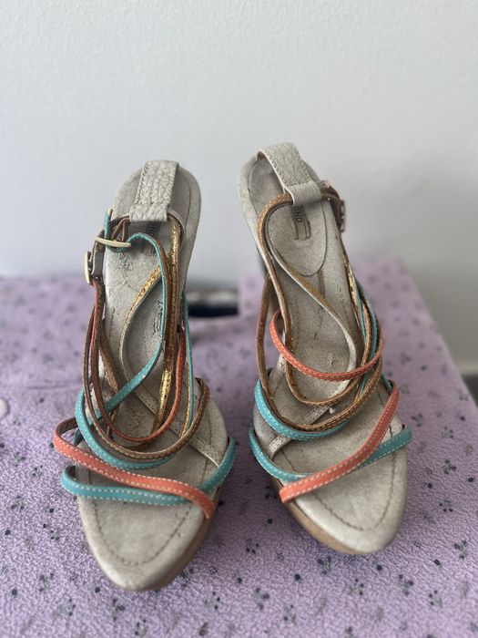 Sapatos de salto alto usados Dumond