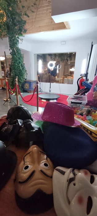 Fotobudka 360 - Uchwyć Chwile w Pełnym Kadrze!