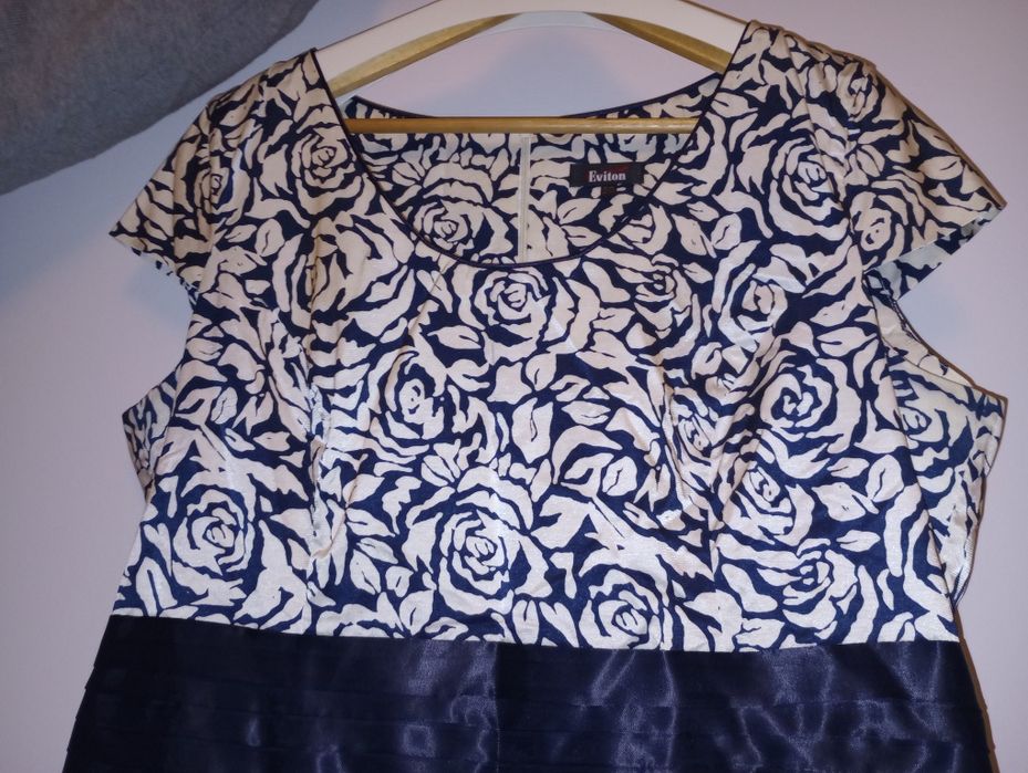 Przepiękna sukienka - rozmiar 50