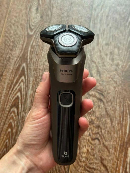 Електробритва Philips 5000