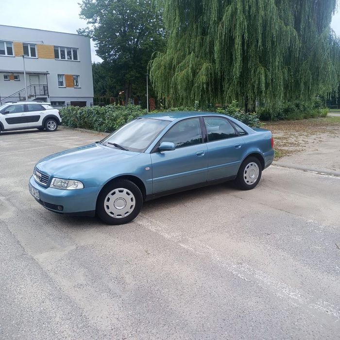 Audi A4 Limousine