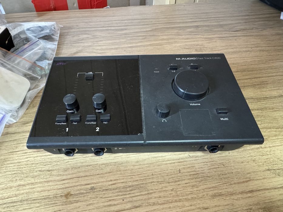 Аудиоинтерфейс звуковая карта M-Audio Fast Track C400 1215