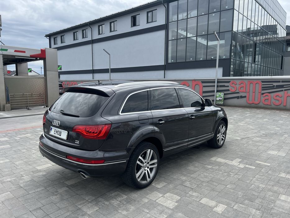 Автомобіль Q7 2010