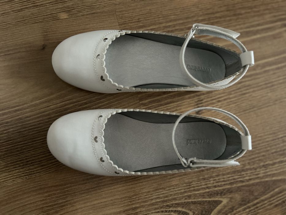 Buty komunijne biale