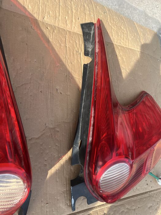 Продам стопи Nissan Juke