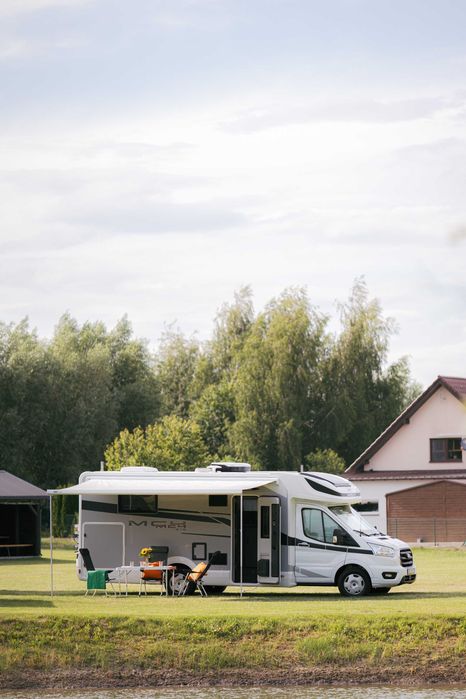 Wynajem Nowego Kamper 2025 – Pełne Wyposażenie