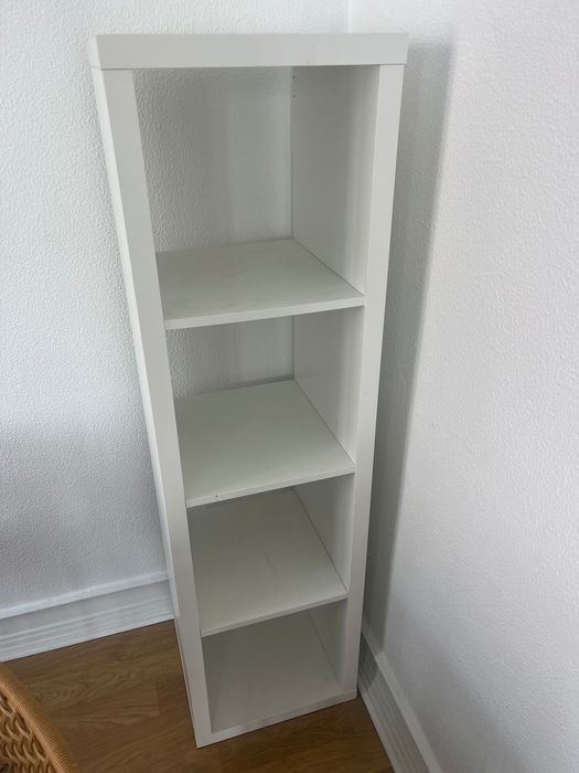 Estante ikea branca 4 divisões em bom estado