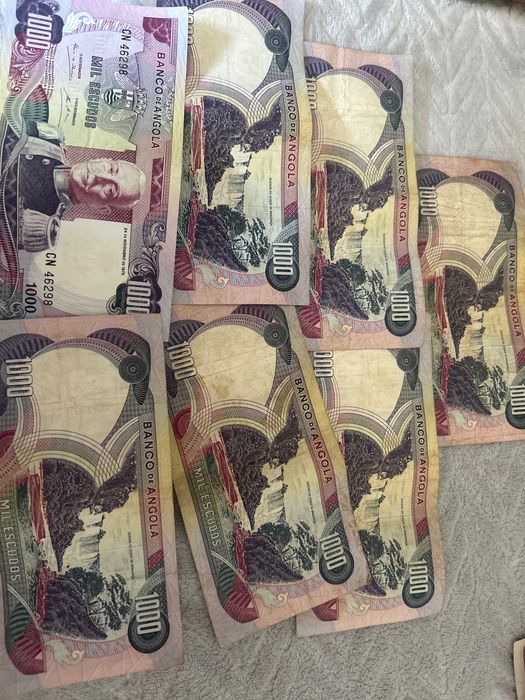 Notas e moedas antigas