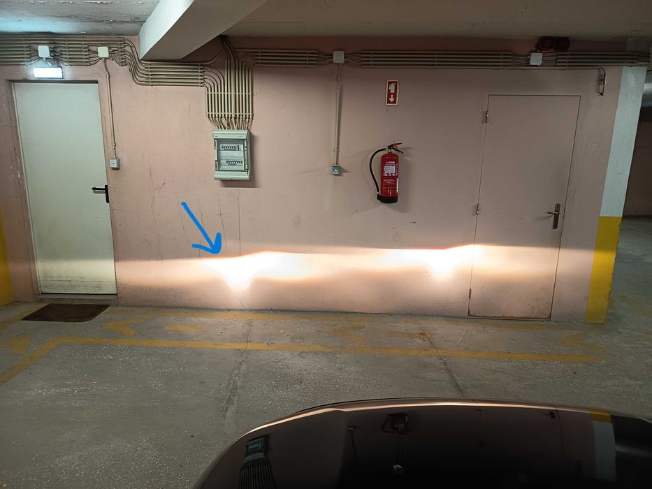 NOVA Ótica/Farol esquerda Peugeot 2008 COM Motor