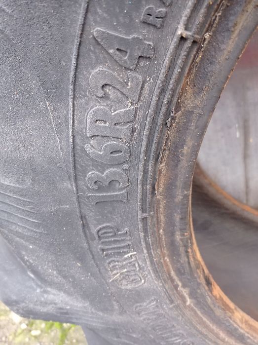 Opona 13,6R24  vredestein