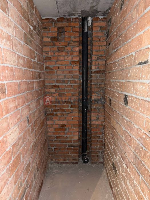 2-кімнатна 80,3 м² на Озерній — зданий будинок.