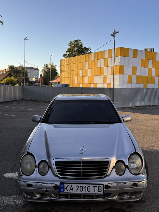 Mercedes 210 2.0benz
