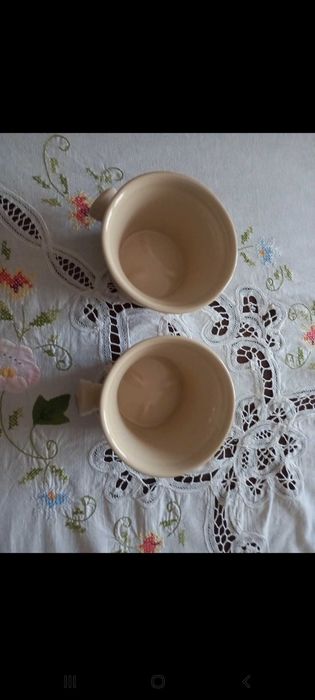 Conjunto de canecas de P.A., em cerâmica, pretas e/ou beges - Hiidea