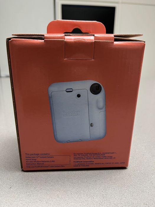 Máquina fotográfica Instax Mini 12 Mini nova, nunca usada.