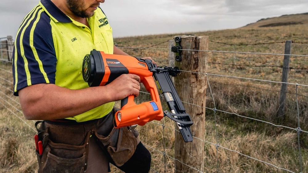 MOCNY bezprzewodowy zszywacz Paslode ST400i do siatki ogrodzeń FV,24H