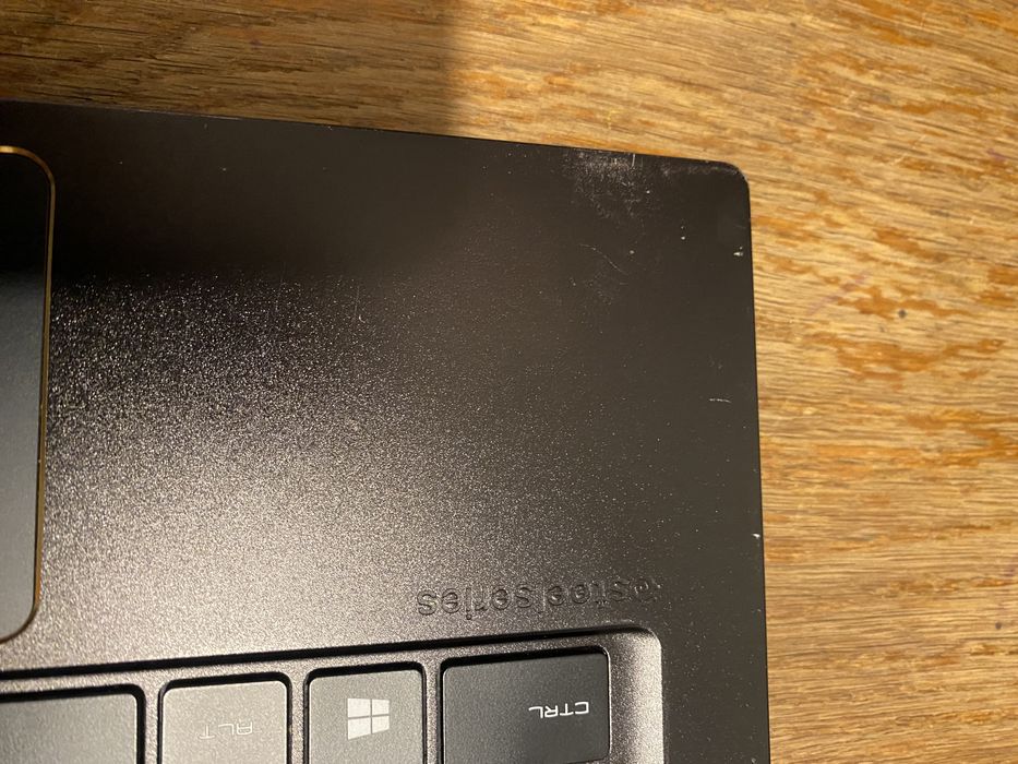 Laptop MSI Stealth GS65 9SG Core i7 RTX2080 32GB 256GB