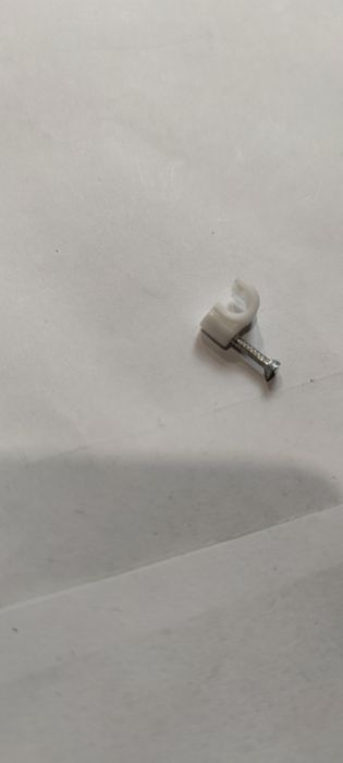 Clipes fixos para cabo 5mm - 100 unidades