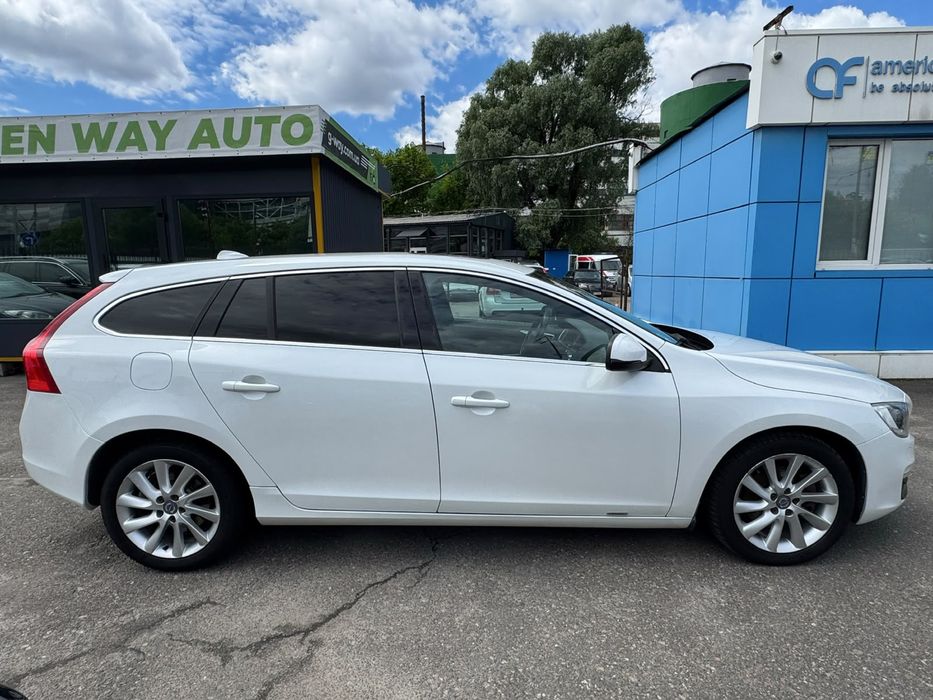 Volvo V60 Facelift D4 2.0 Diesel 181 к.с. Автомат Aisin