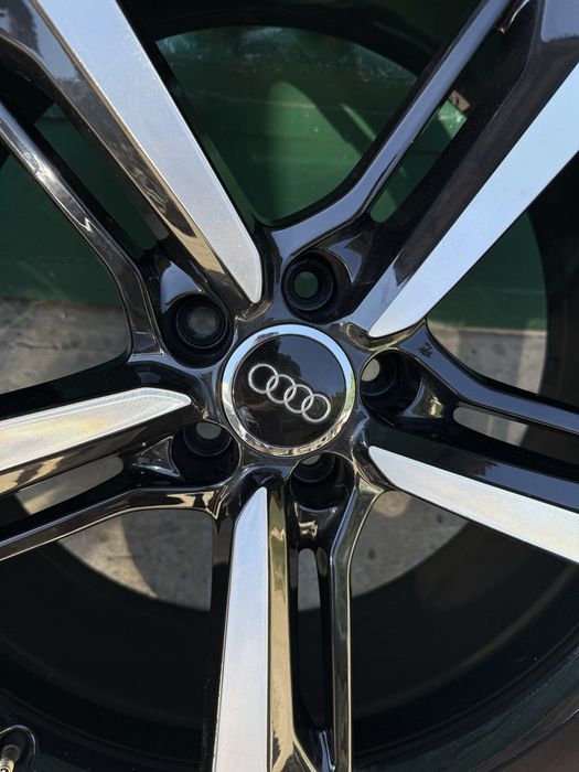 Оригінальний комплект дисків Audi R21 Blade RS q7 q8 rs7 rs6 s6 s7 a6 a7
