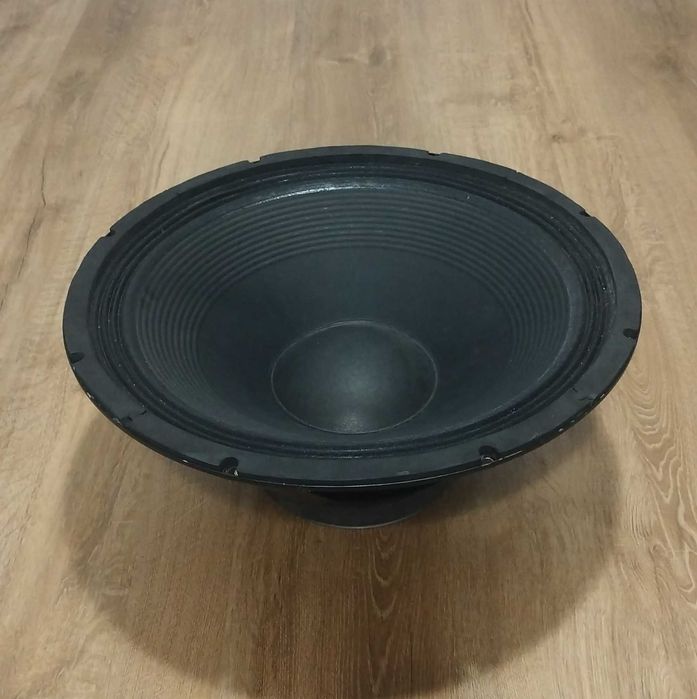 Behringer Eurolive 18SW1600D8 subwoofer niskotonowy bass sub głośnik