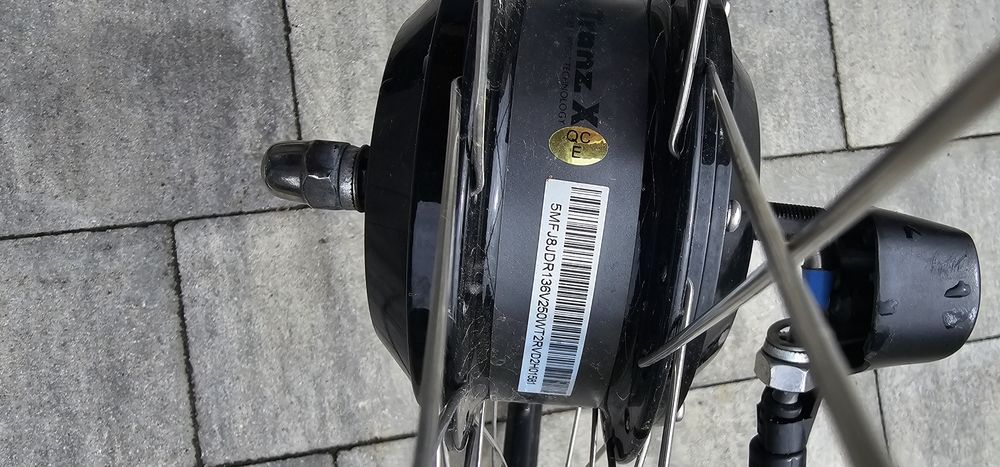 Felga aluminiowa obręcz rowerowa 28" z dynamem Tranz X