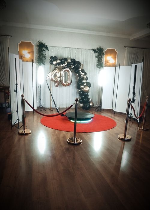 Fotobudka 360 - Uchwyć Chwile w Pełnym Kadrze!