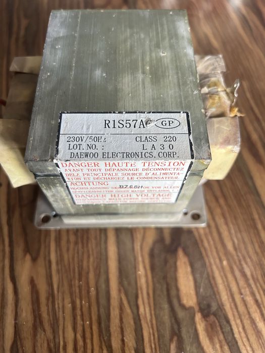 Transformator od mikrofali 700w