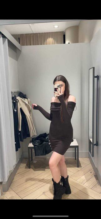 Платье с открытыми плечами H&M