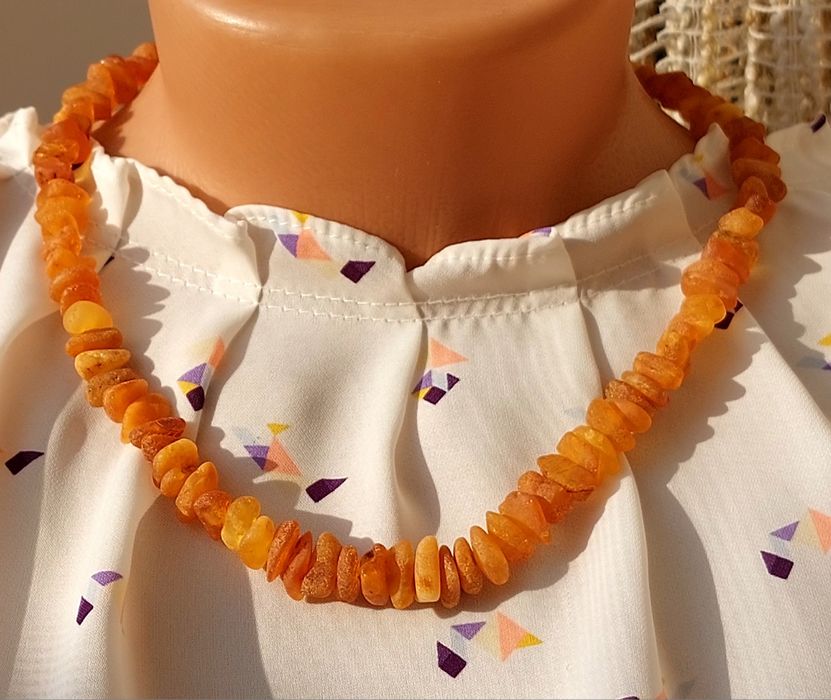 Намисто з натурального необробленого бурштину, лечебные янтарные бусы