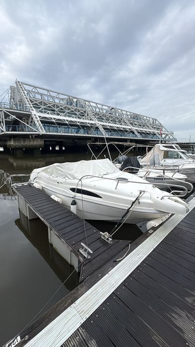 Barco cabinado 5,80m