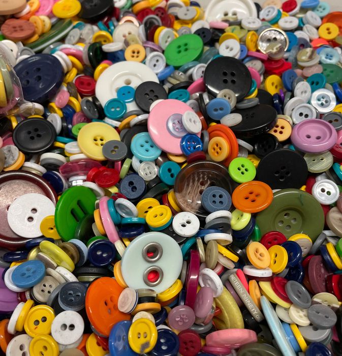 Guziki guziczki różne mix 200 sztuk