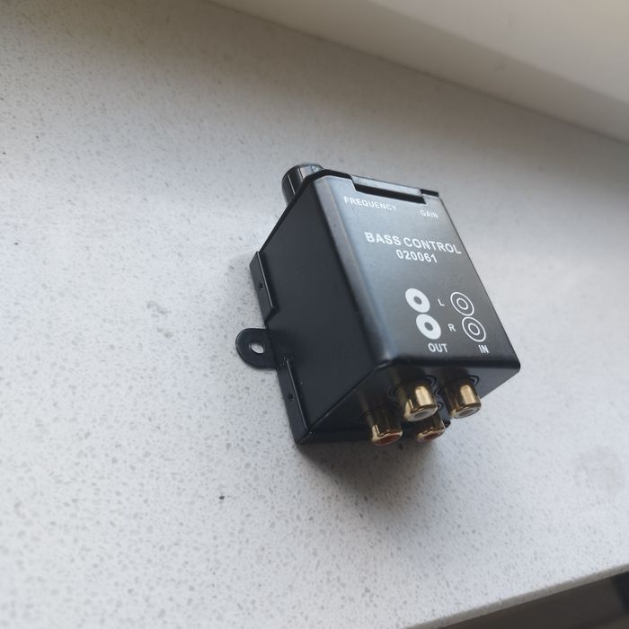 Regulator niskich tonów do WZMACNIACZA  RCA KOREKTOR