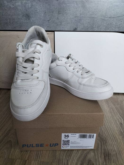 Białe buty - sneakersy Pulse Up