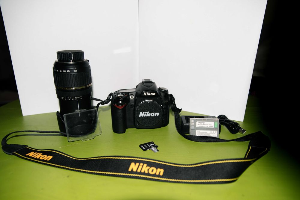 Nikon D90 (SC 21k) | Tamron 18-200mm f/3.5-6.3