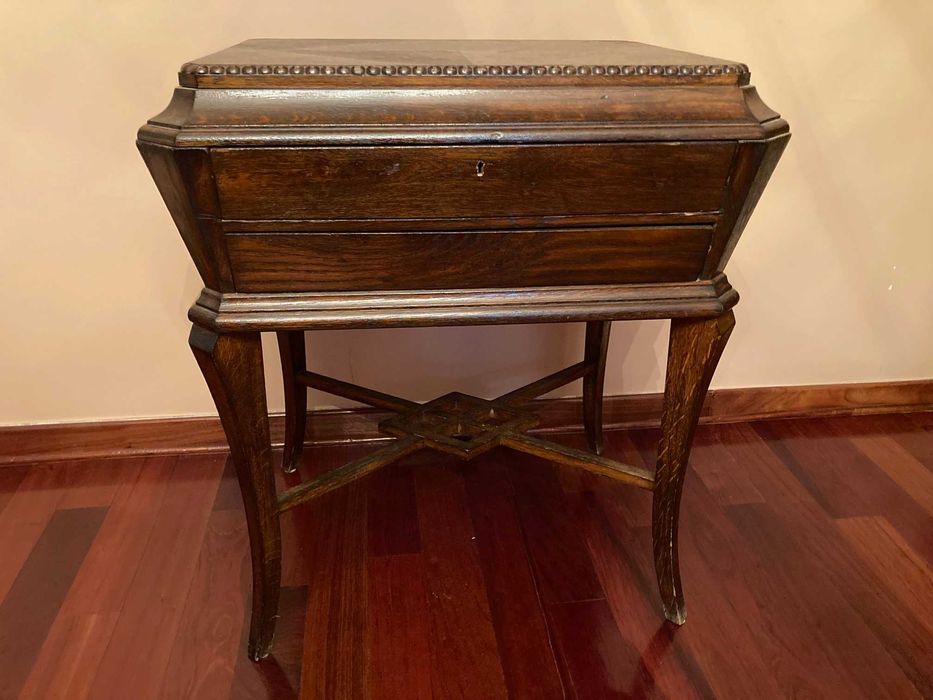 Szafka - niciak z dawnych czasów