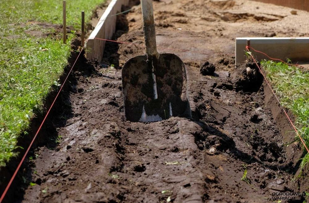 Przesiewana ziemia ogrodowa zakładanie trawników trawy dowóz gratis